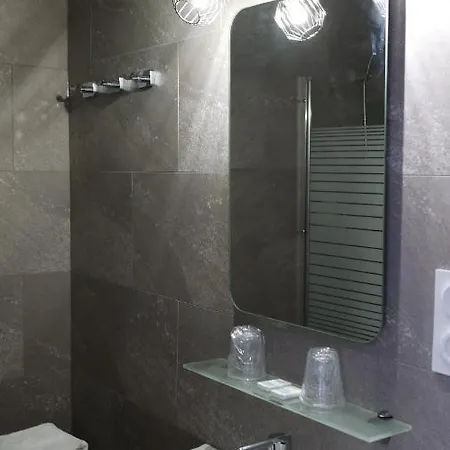 Hotell Le Colibri Aix-les-Bains