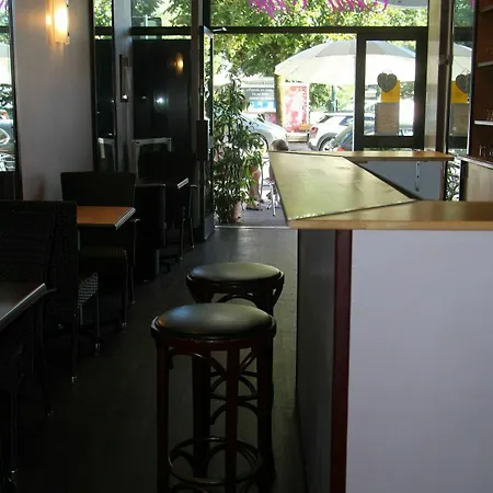 Hotell Le Colibri Aix-les-Bains